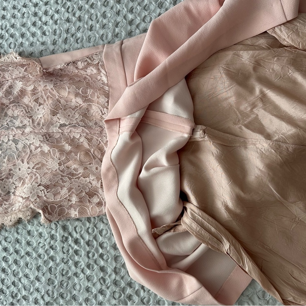 BCBGeneration Blush Lace Overlay - Picture 4 of 6